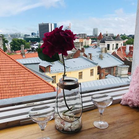 Cozy Oldtown Studio With Magnific City View Tallinn Exteriér fotografie