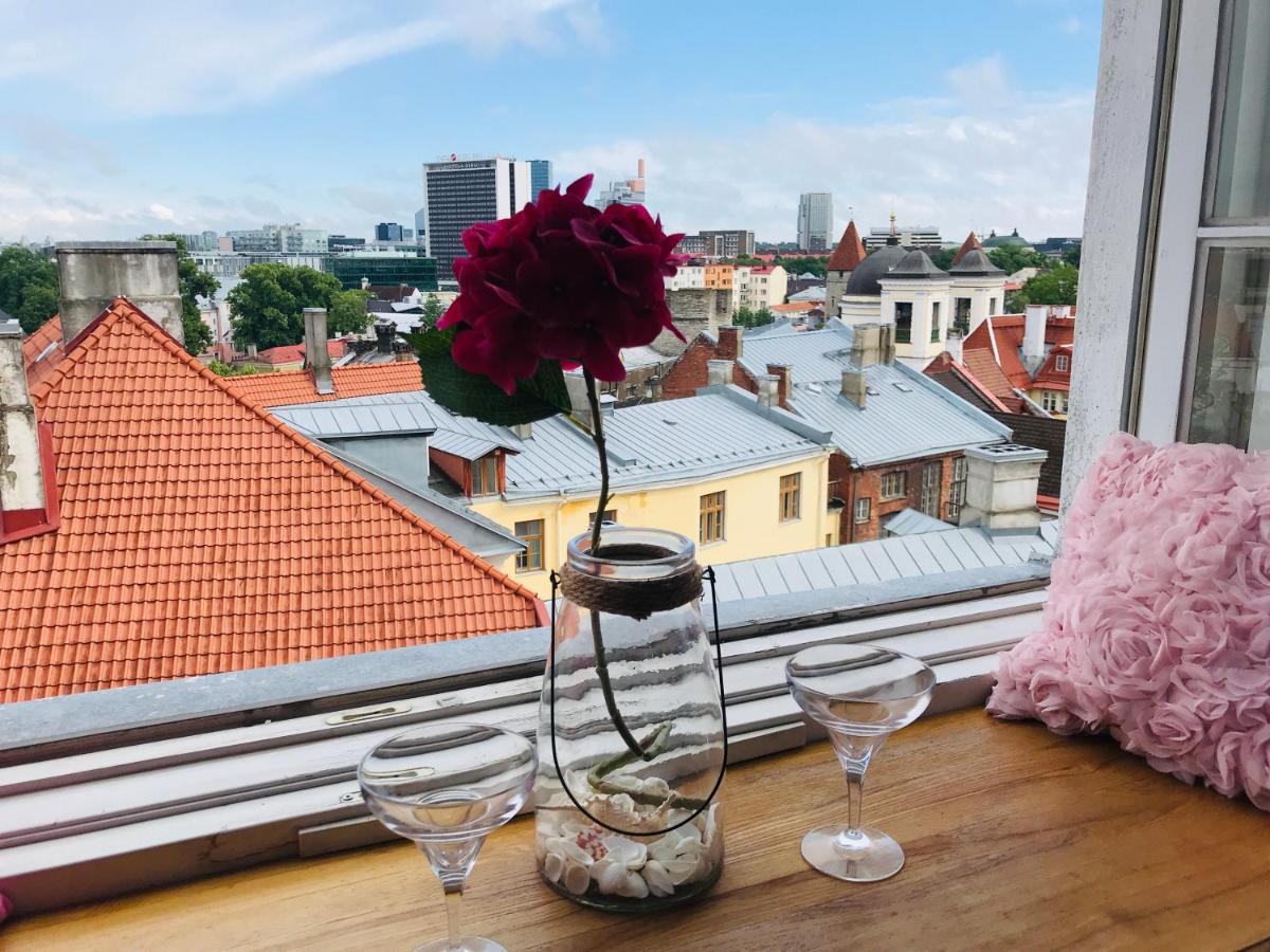Cozy Oldtown Studio With Magnific City View Tallinn Exteriér fotografie