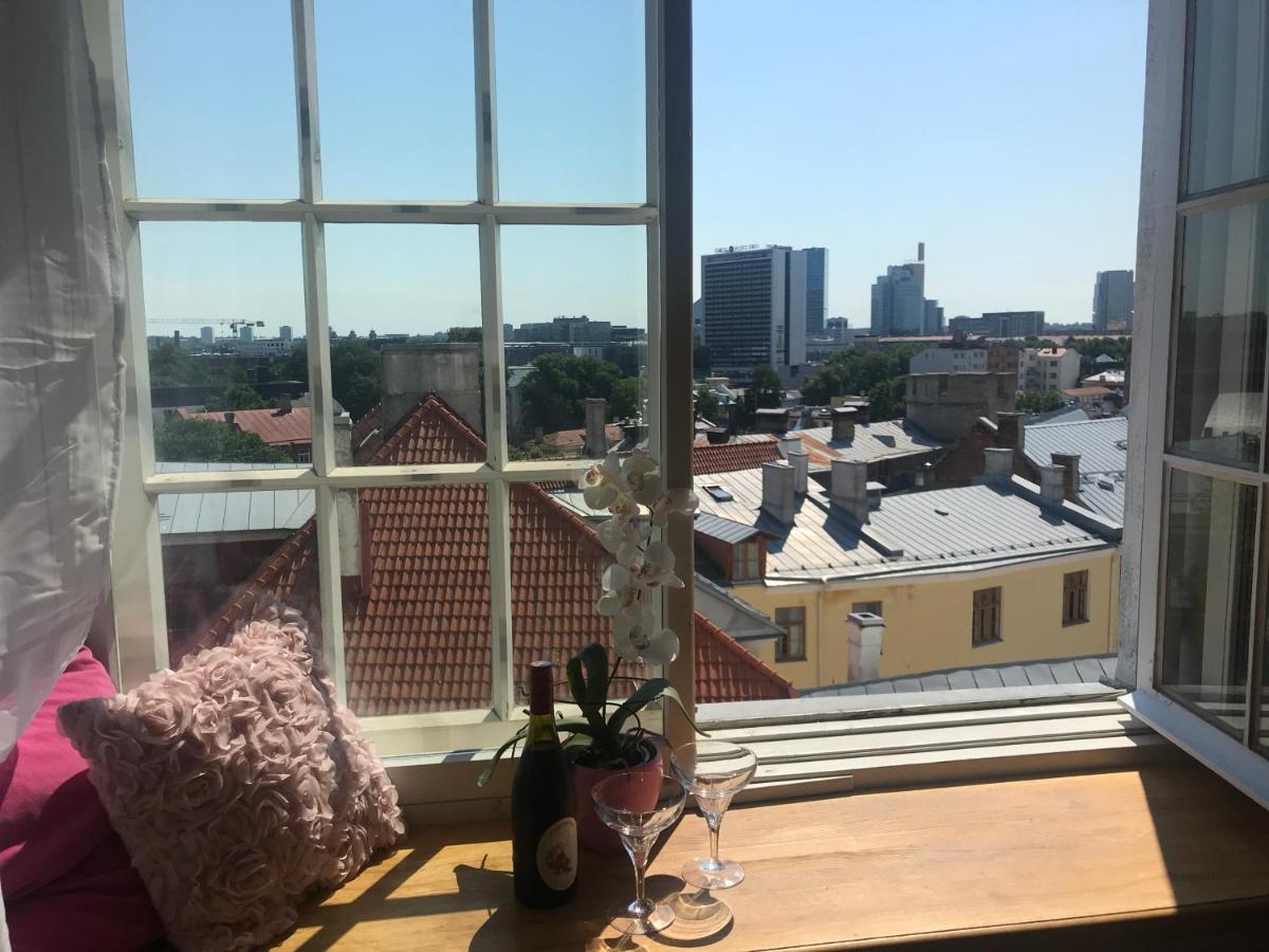 Cozy Oldtown Studio With Magnific City View Tallinn Exteriér fotografie