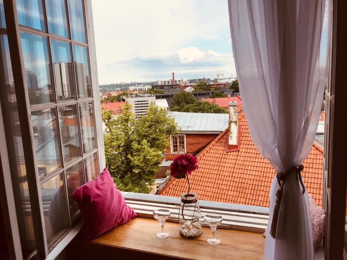 Cozy Oldtown Studio With Magnific City View Tallinn Exteriér fotografie